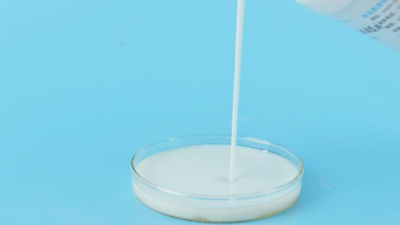 加了消泡劑的水性漆，泡沫快速消失不留痕